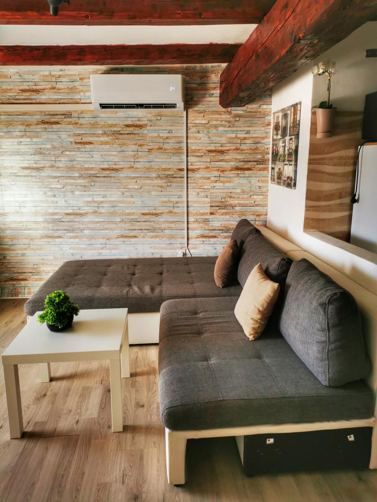 Attica Apartment Pula Exterior photo